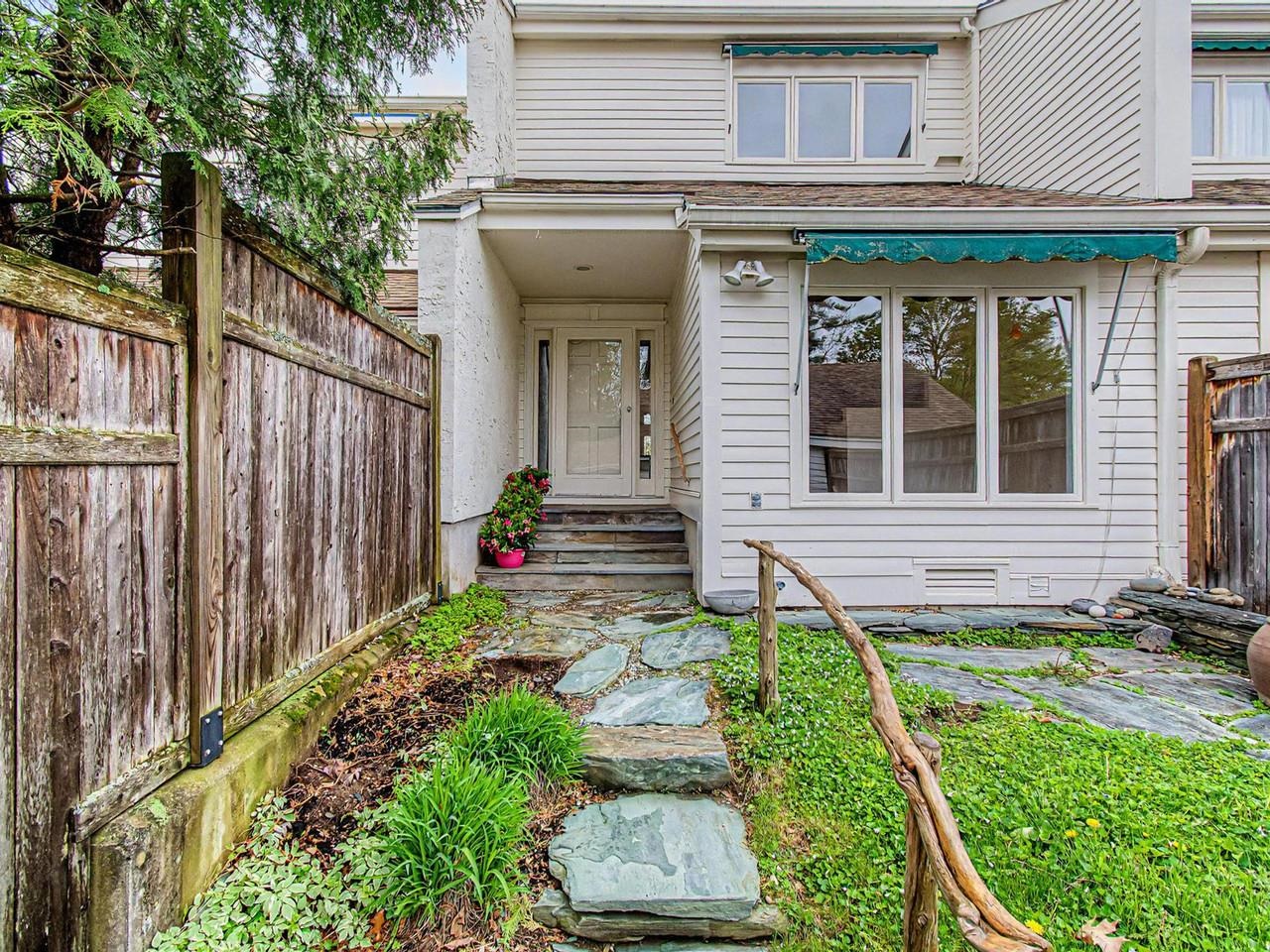 Landscaped entry