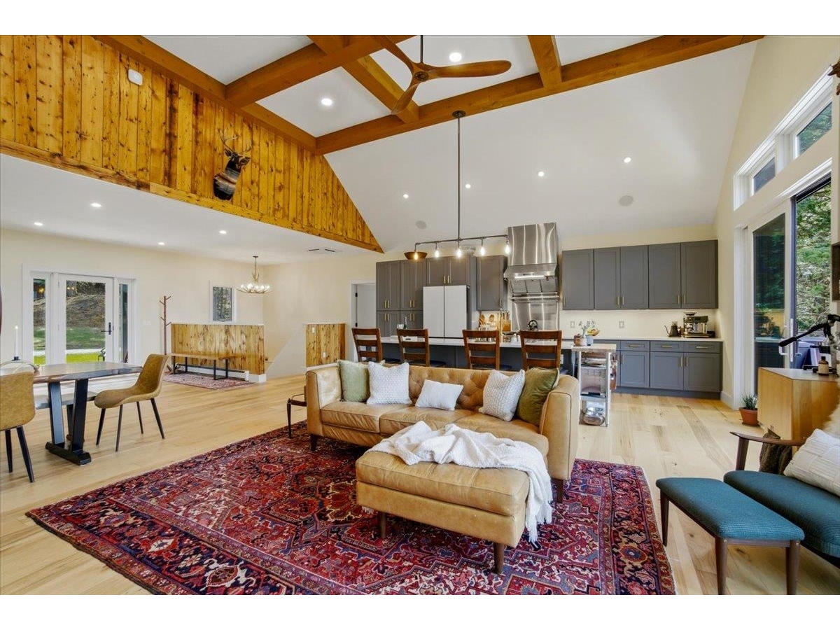 545 Stagecoach Lane