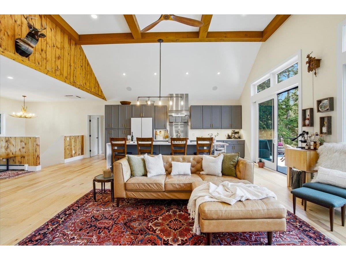 545 Stagecoach Lane