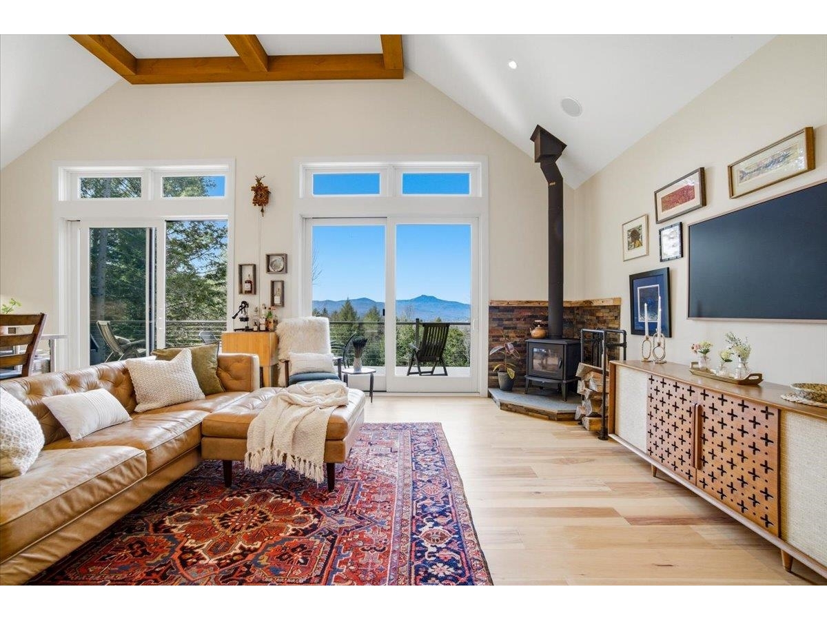 545 Stagecoach Lane