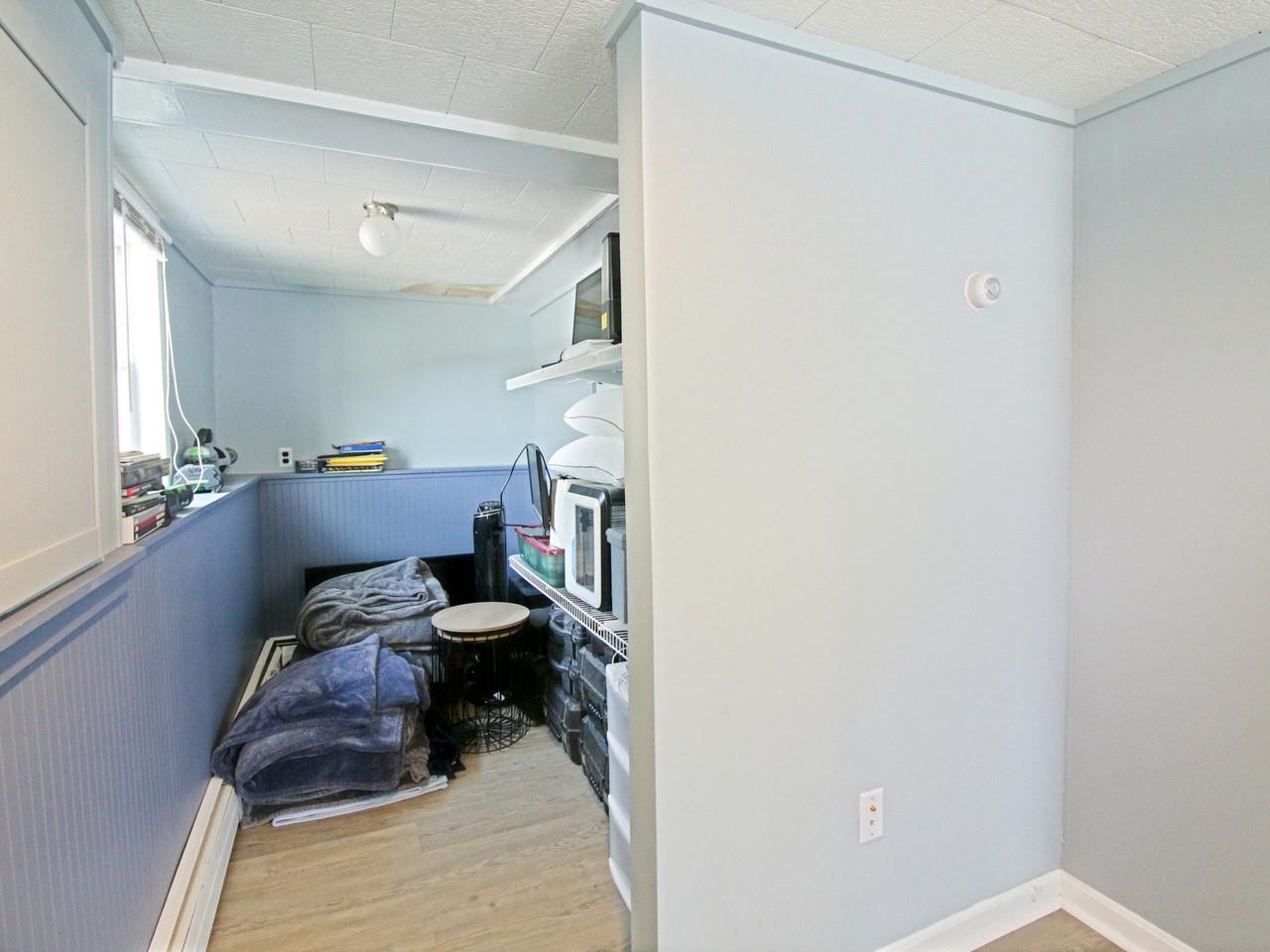 With Walk-in Storage