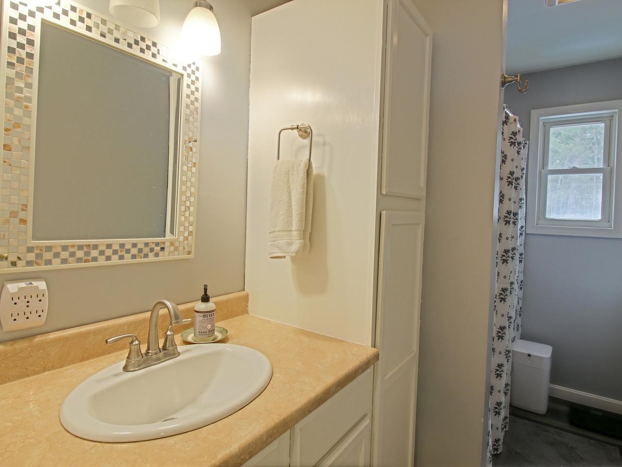 Full Bathroom Upstairs