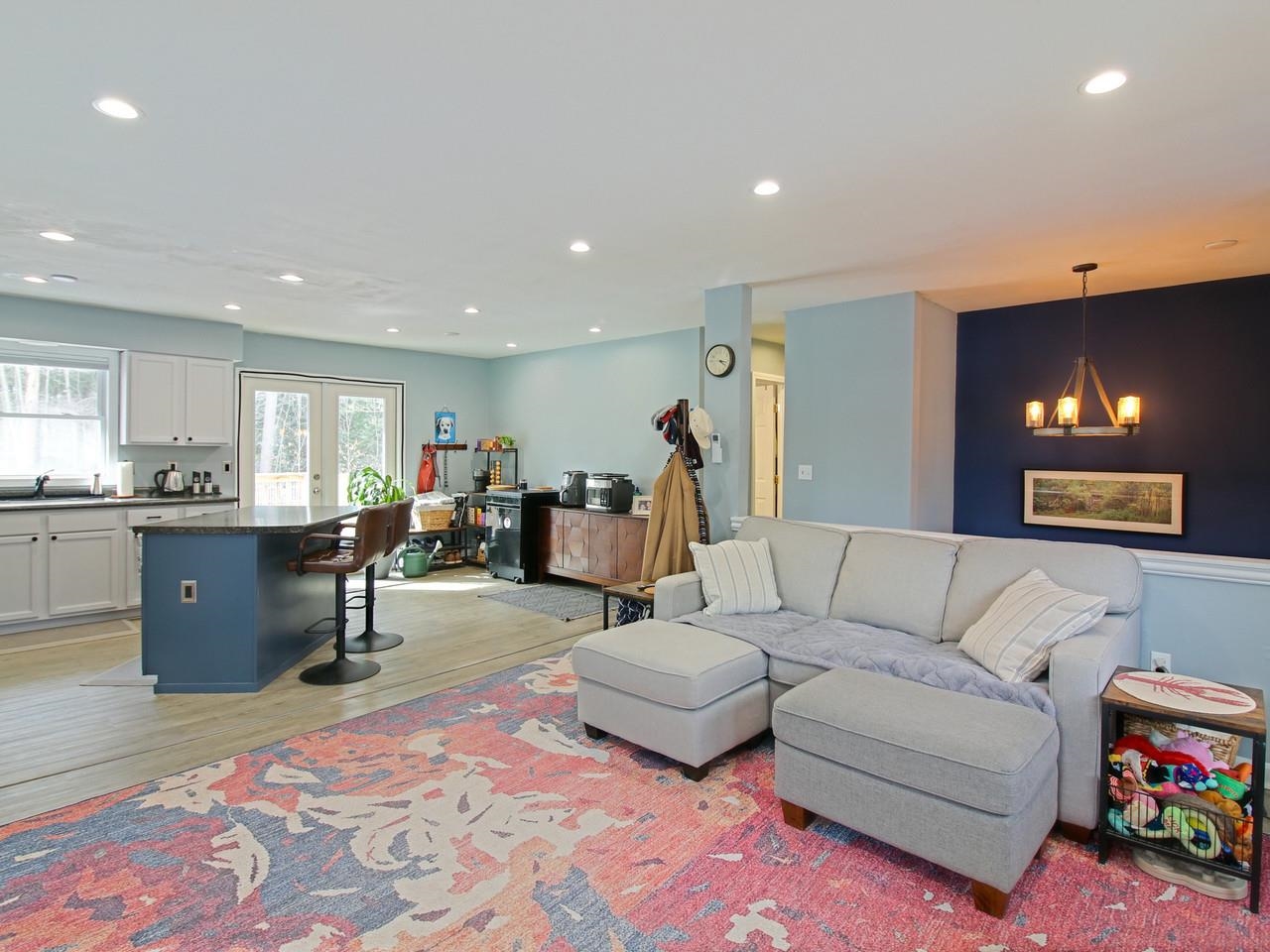 Open Layout with Island