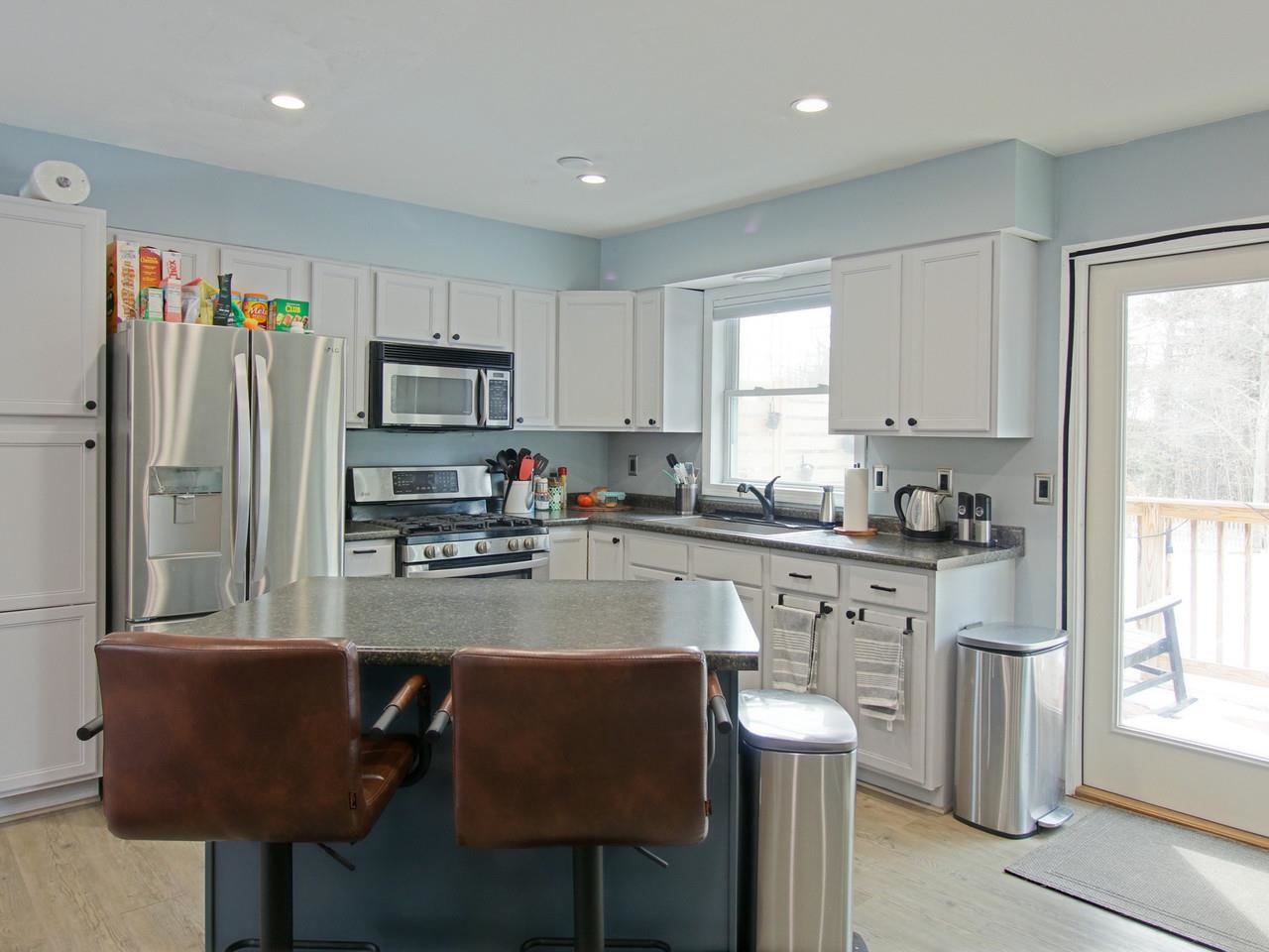 Kitchen w/Glass Door to Deck