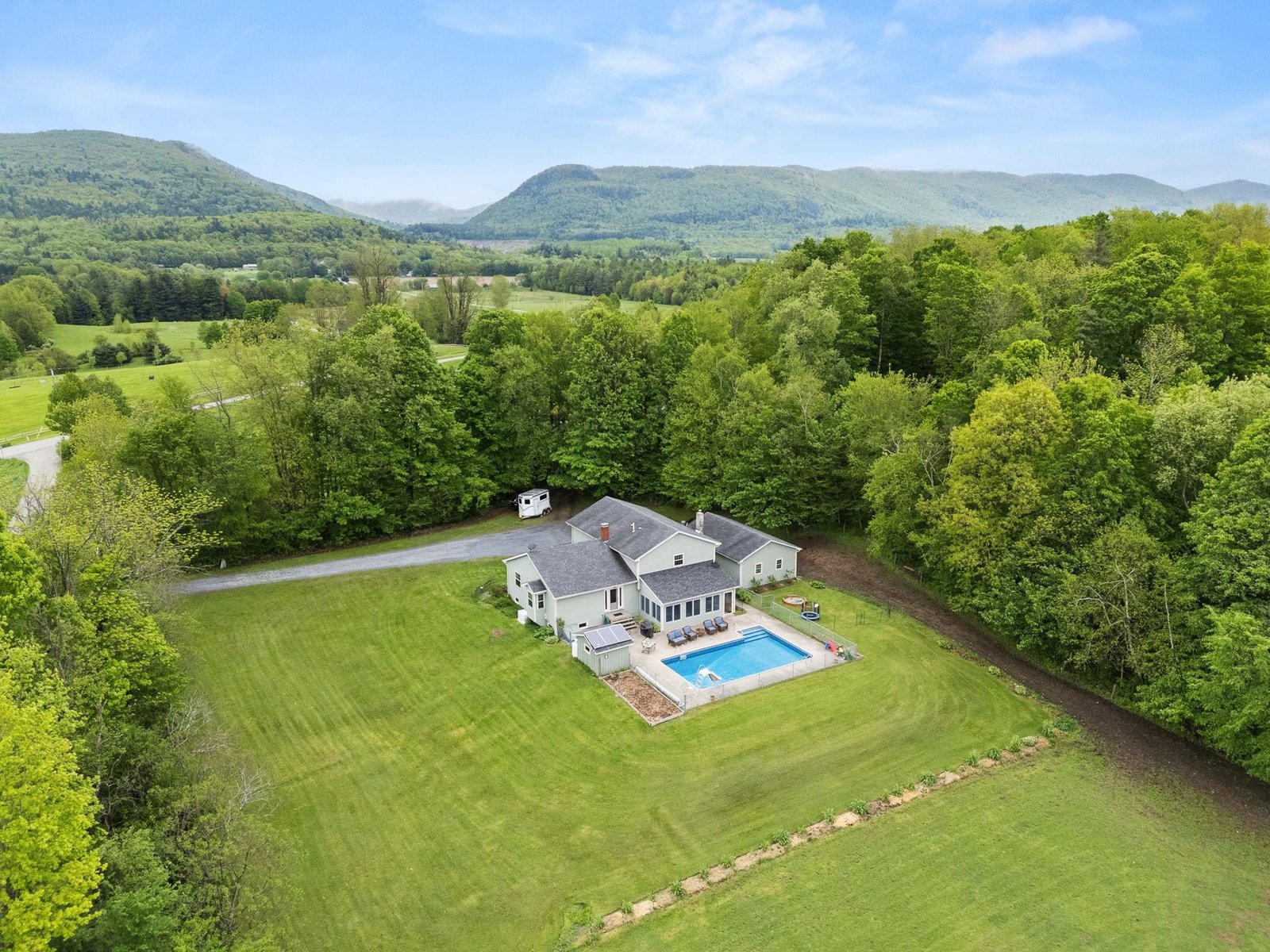 55 Honey Hill Road, Hinesburg