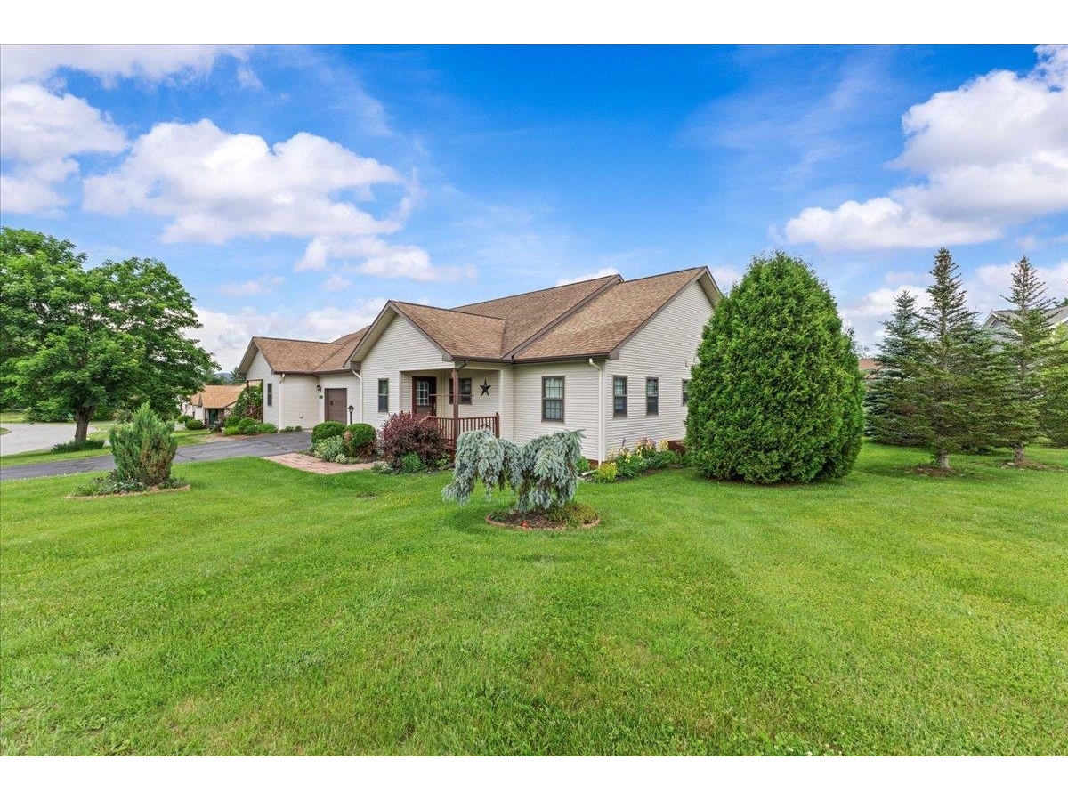55 Jersey Way, Unit B10