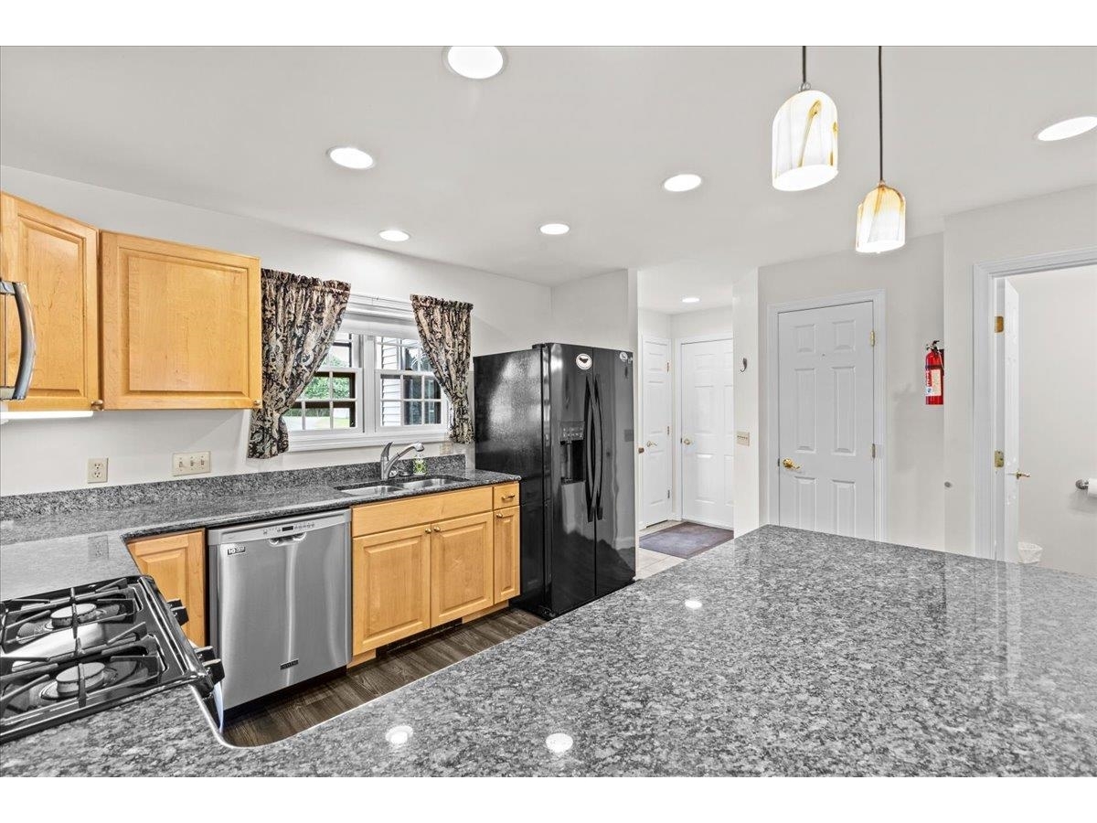 55 Jersey Way, Unit B10