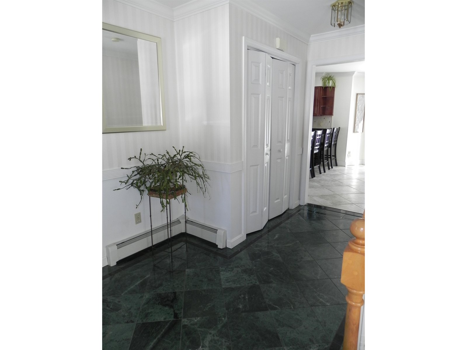 55 Longwood Circle