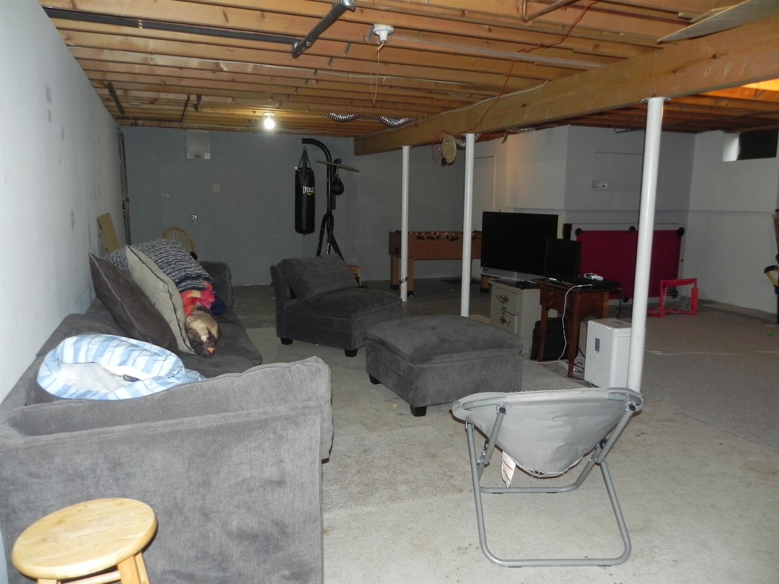 55 Longwood Circle