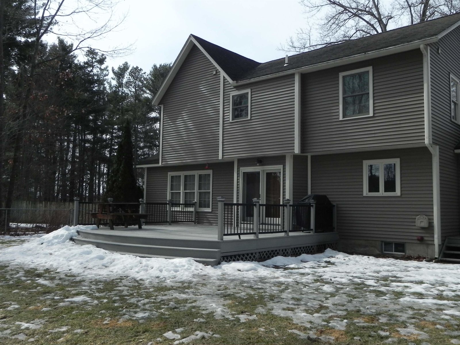 55 Longwood Circle
