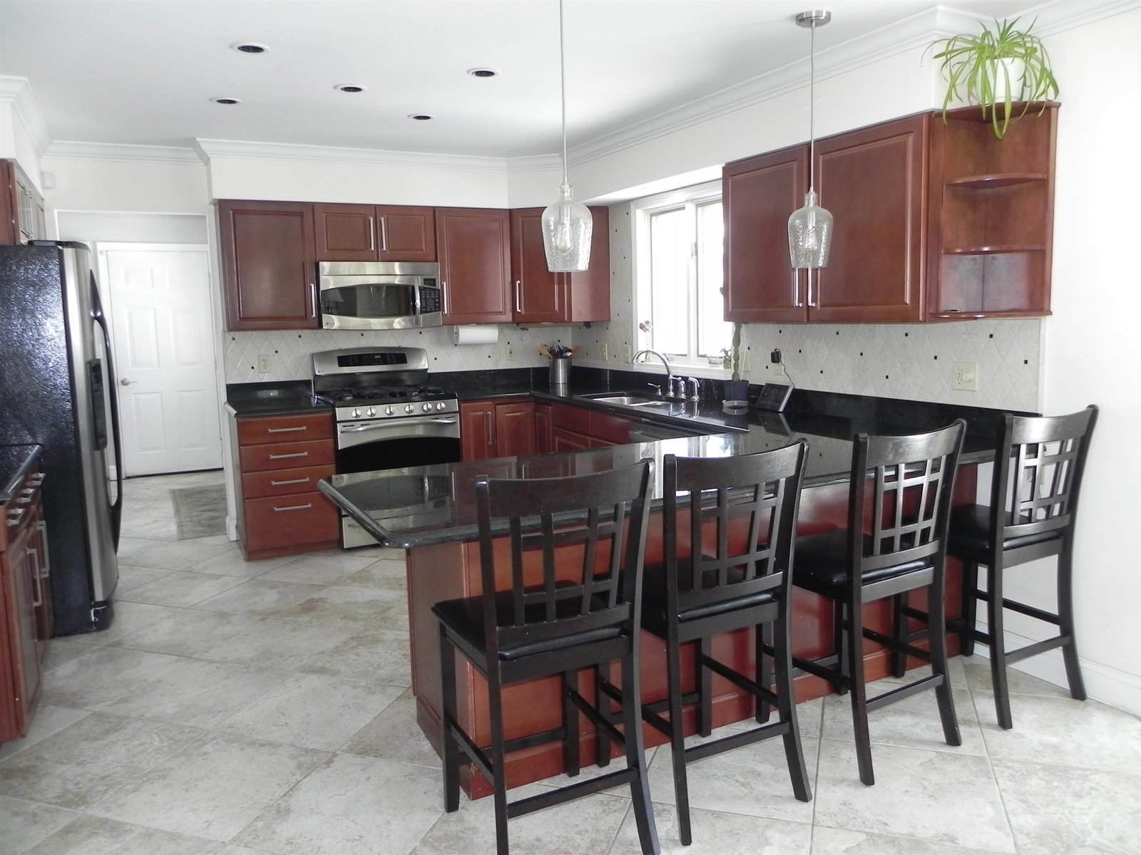 55 Longwood Circle