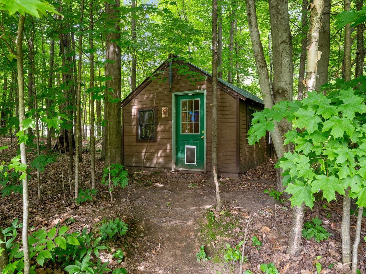 Outbuilding (heat & electric)