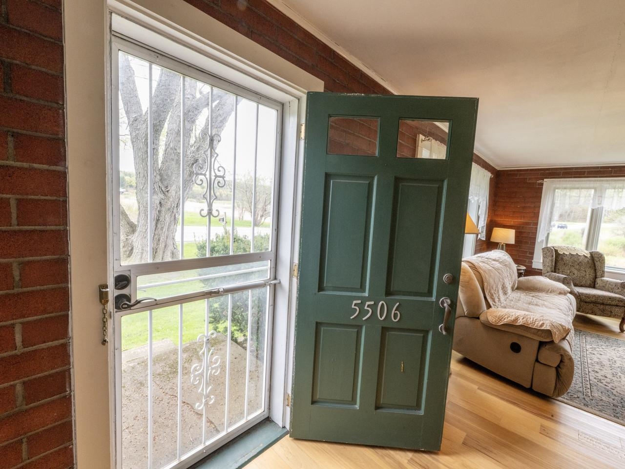 Front door opens to living rm
