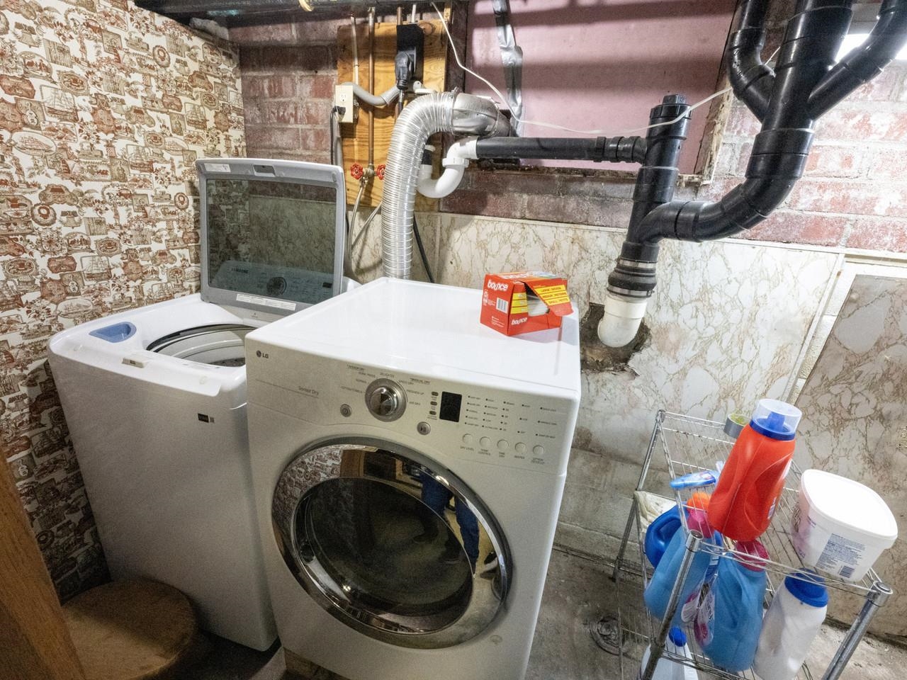 Basement laundry room