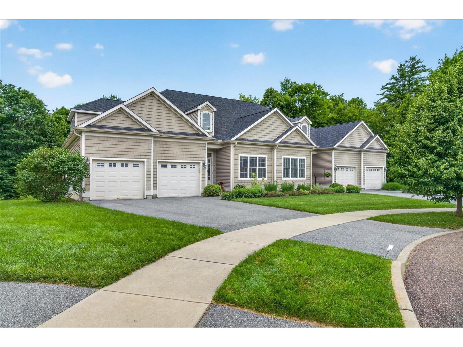 552 Michael Lane, Williston