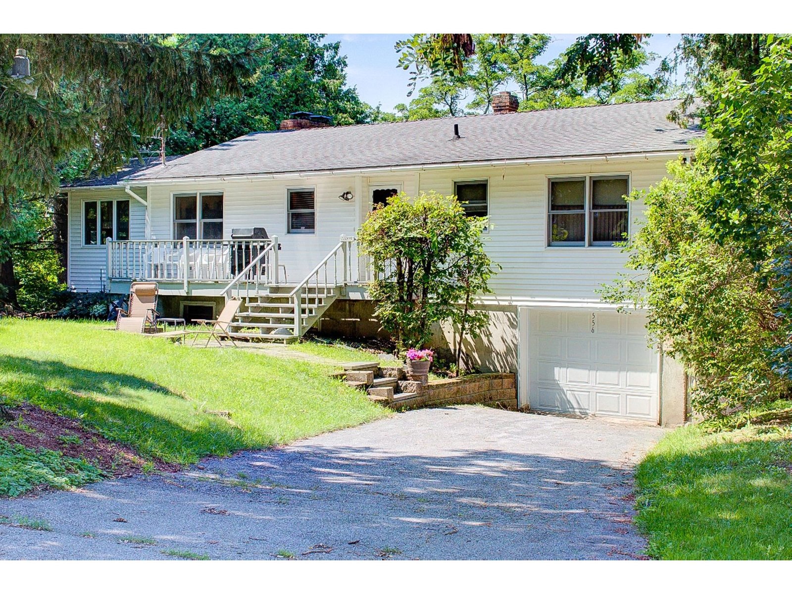 556 Lakewood Drive