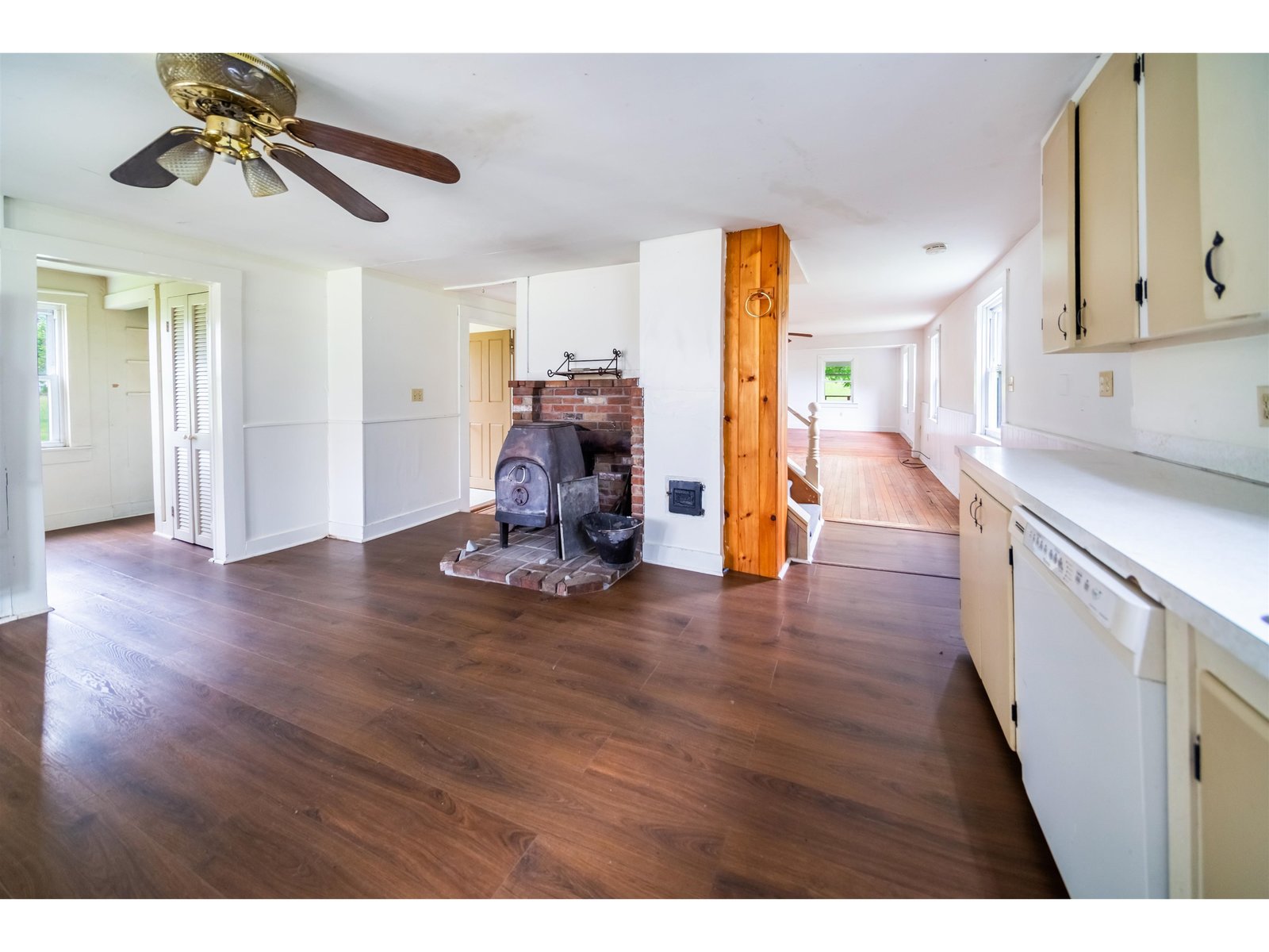 557 Pleasant Valley Road