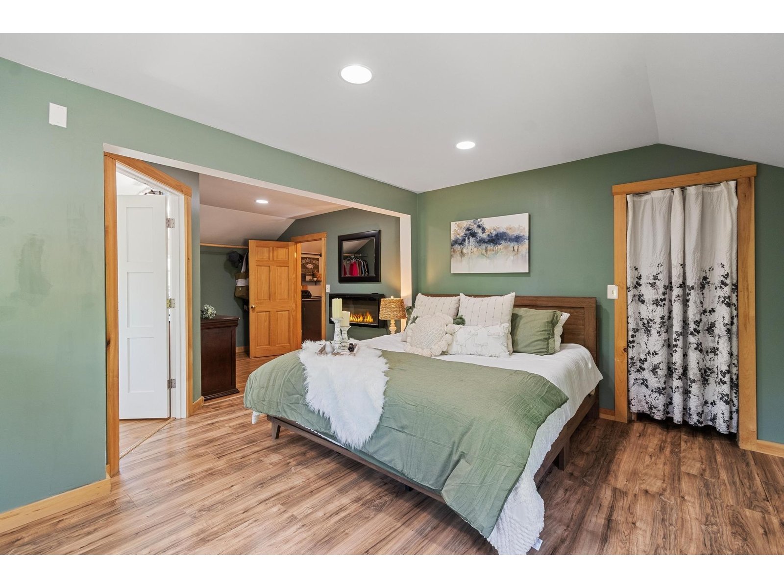 559 Valley View Drive
