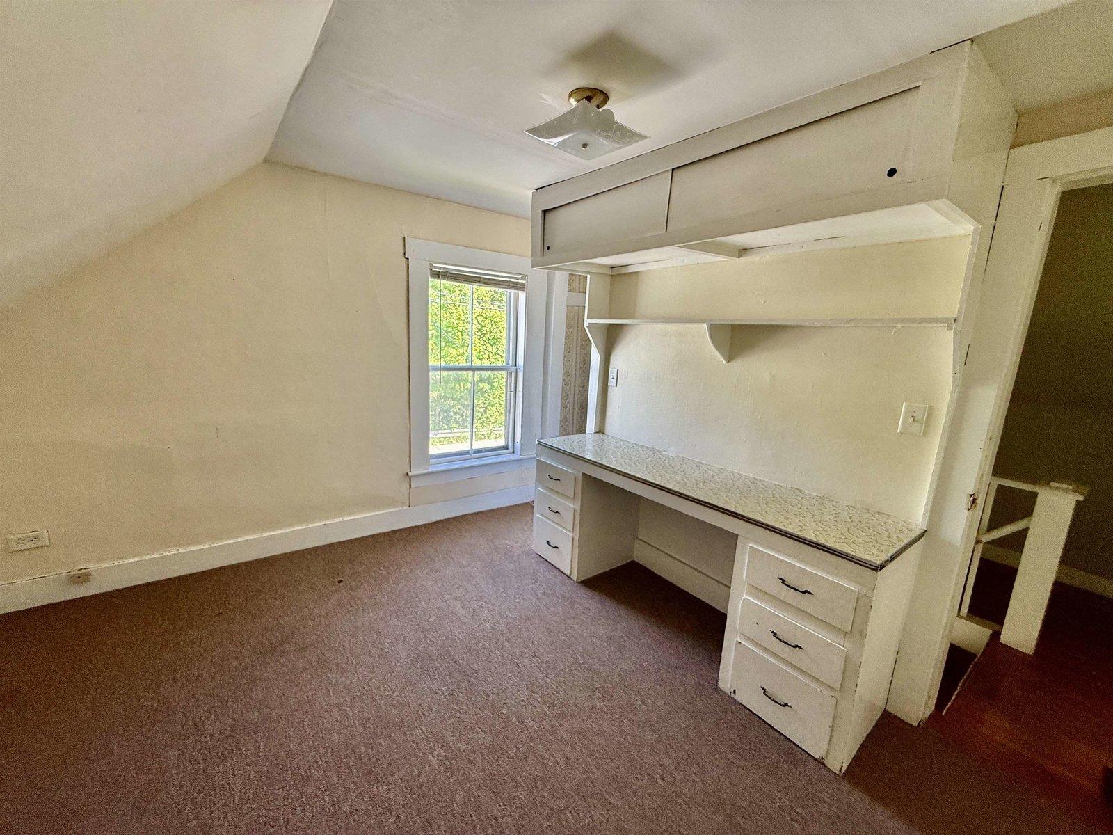 Bonus Family room Main Floor