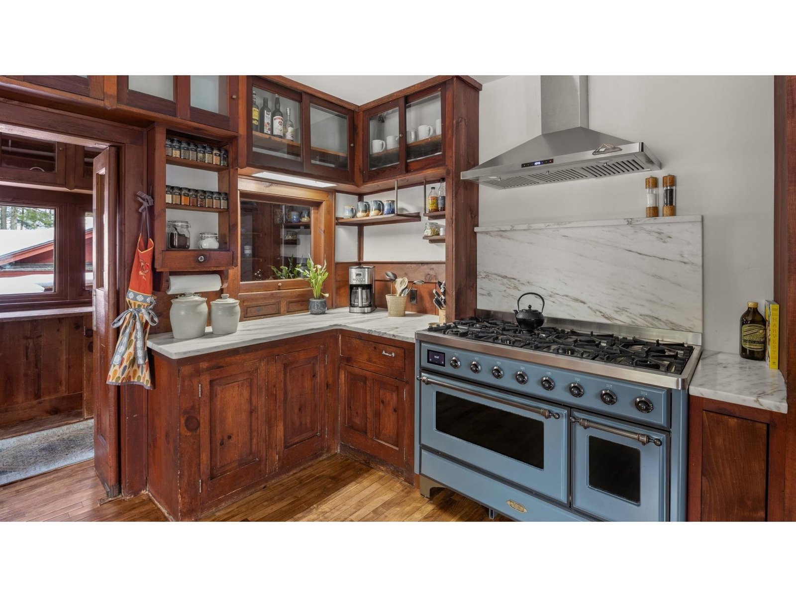 Level 2 Kitchen