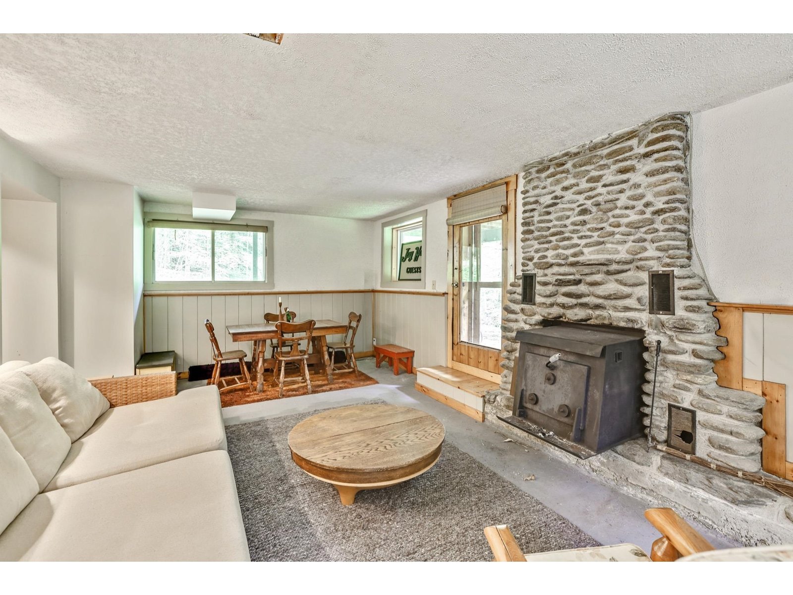 57 Pine Grove