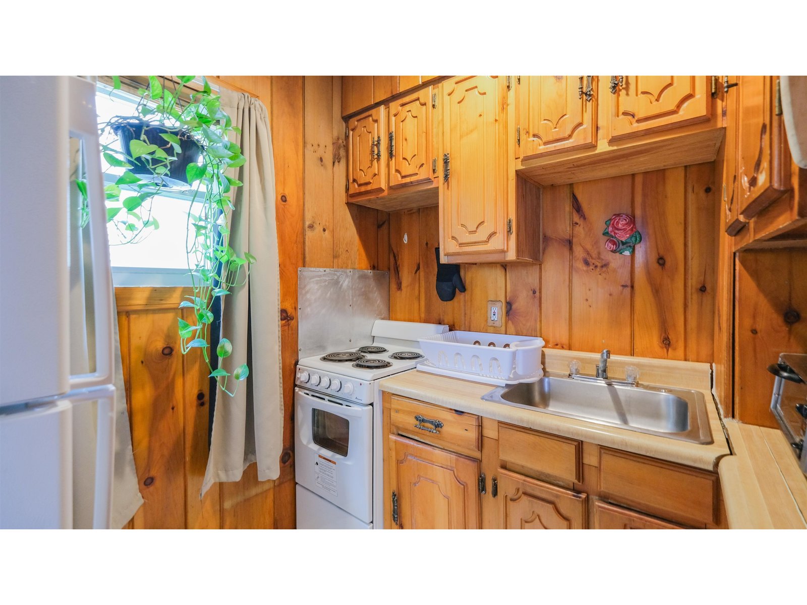 Full kitchen