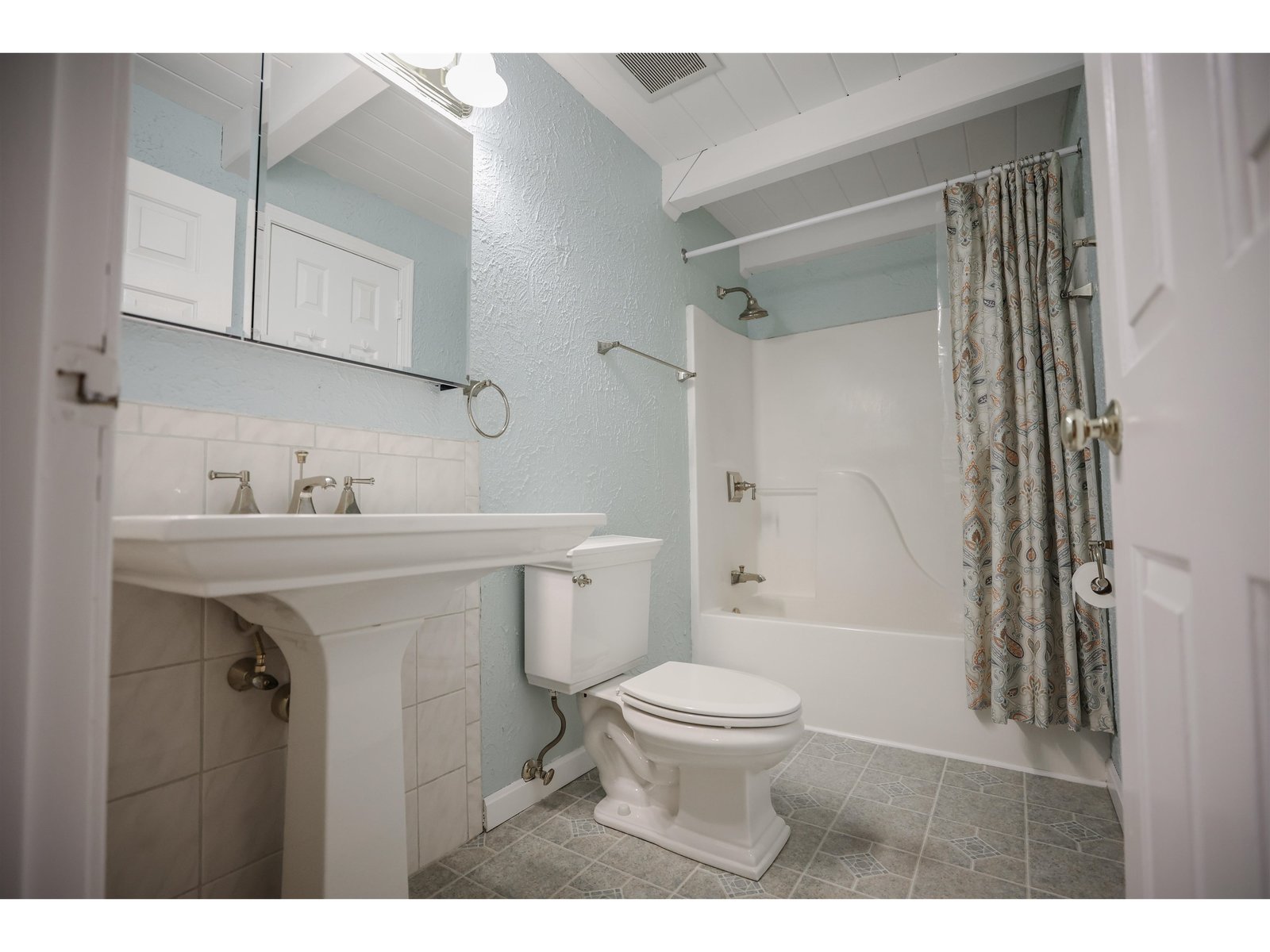 570 Upper Meehan Road