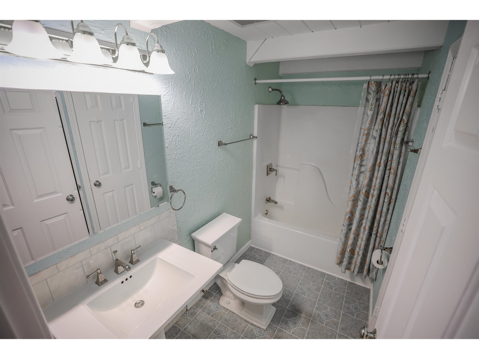 570 Upper Meehan Road