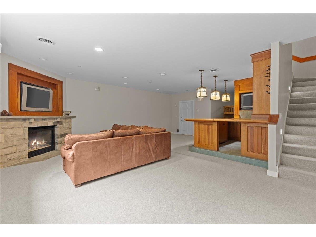 571 Topnotch Drive, Unit B