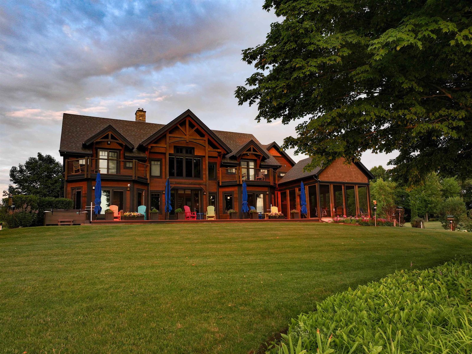 571 West Shore Road