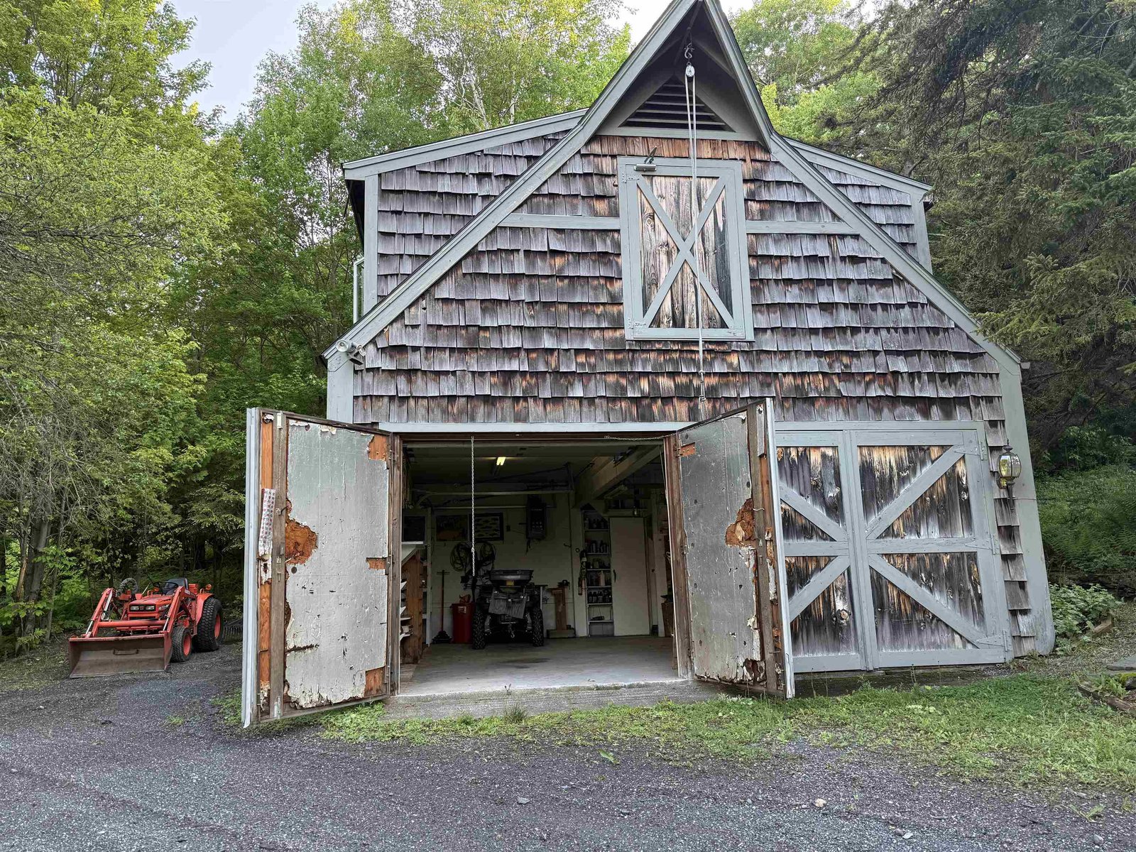 HEATED TRACTOR BARN WITH GAME ROOM UPSTAIRS
