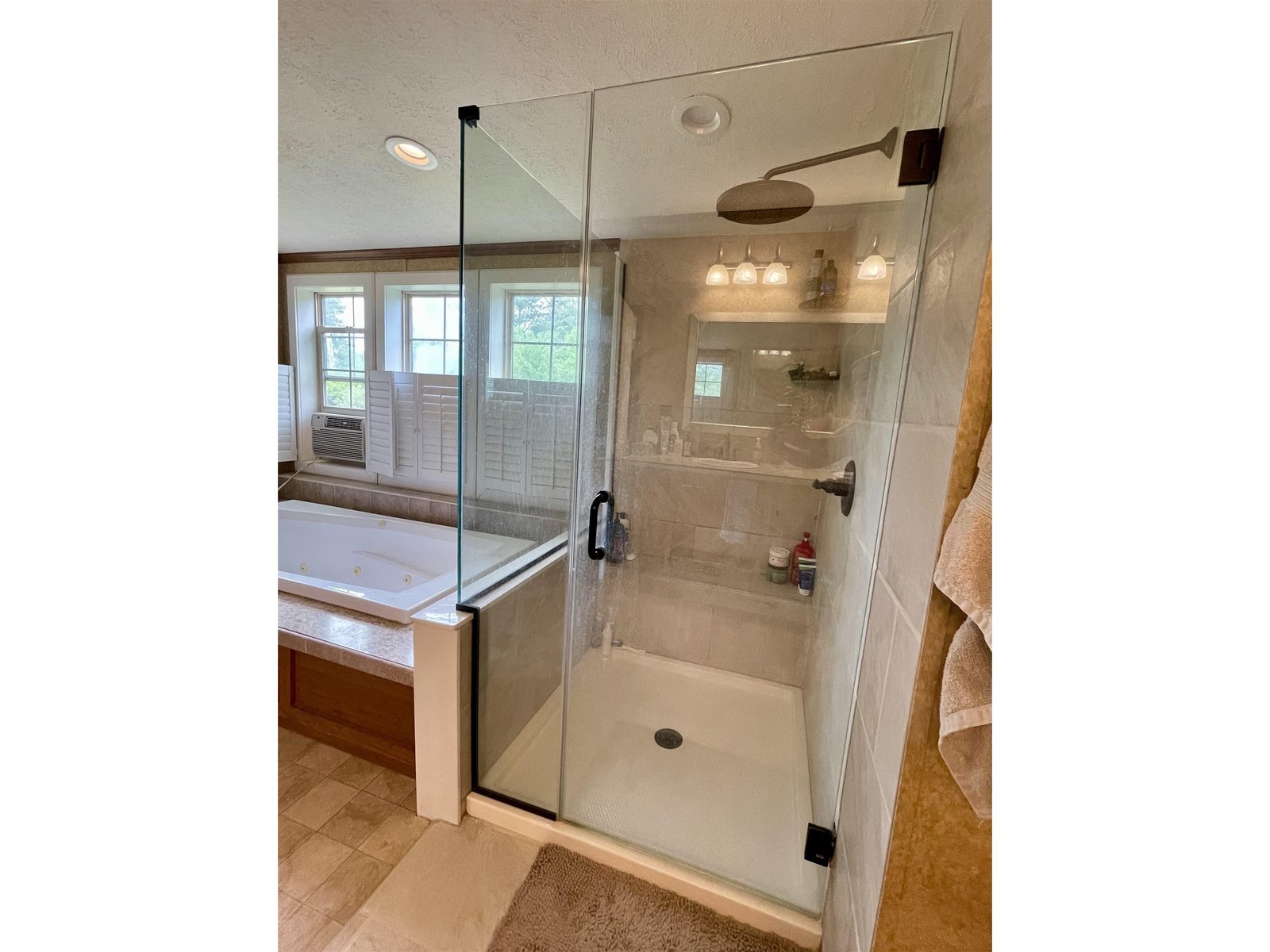 Newly tiled/glass Shower!