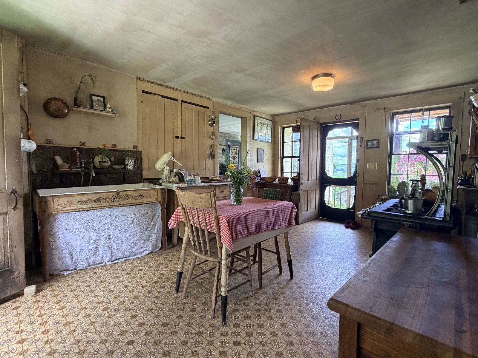 575 Somers Road