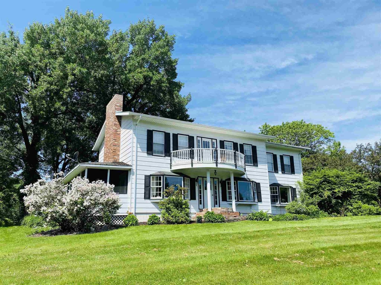 5759 Lake Road