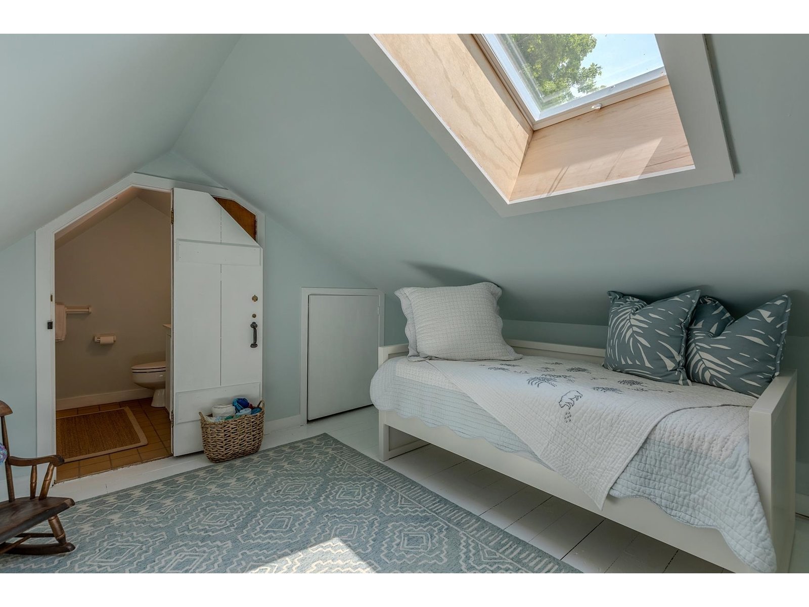 2nd Floor bedroom