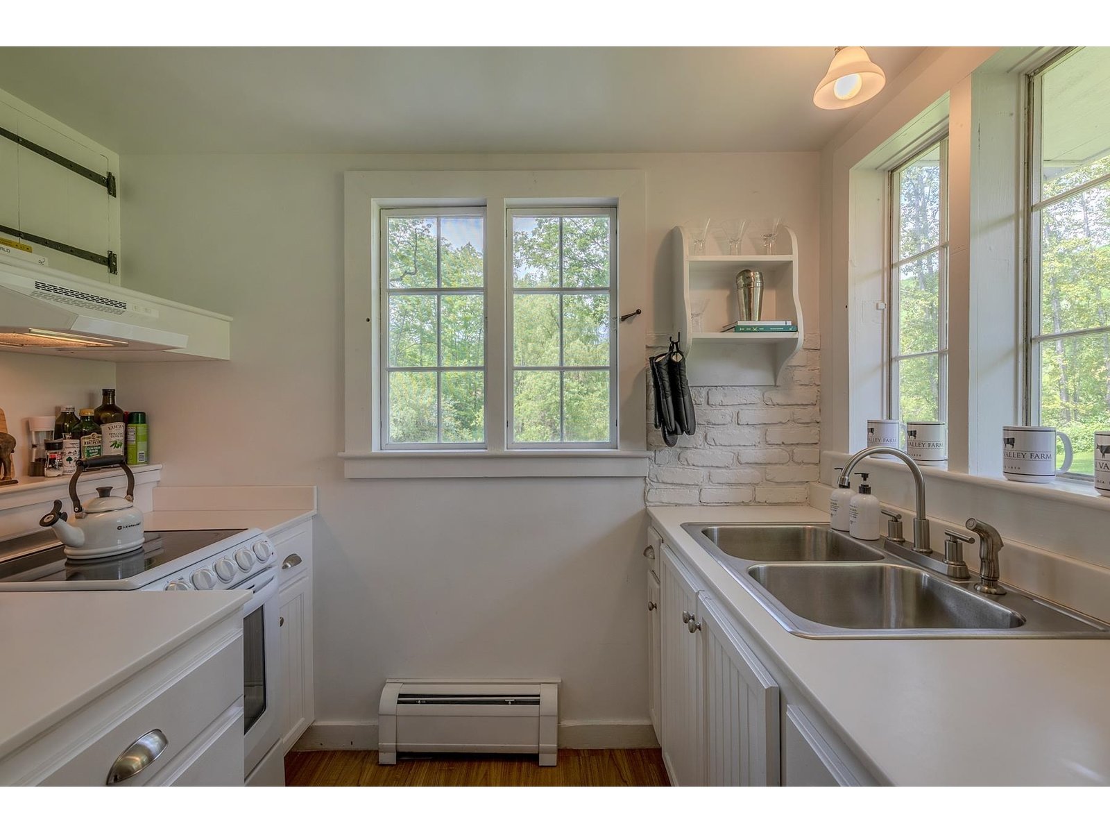 Guest House- kitchen