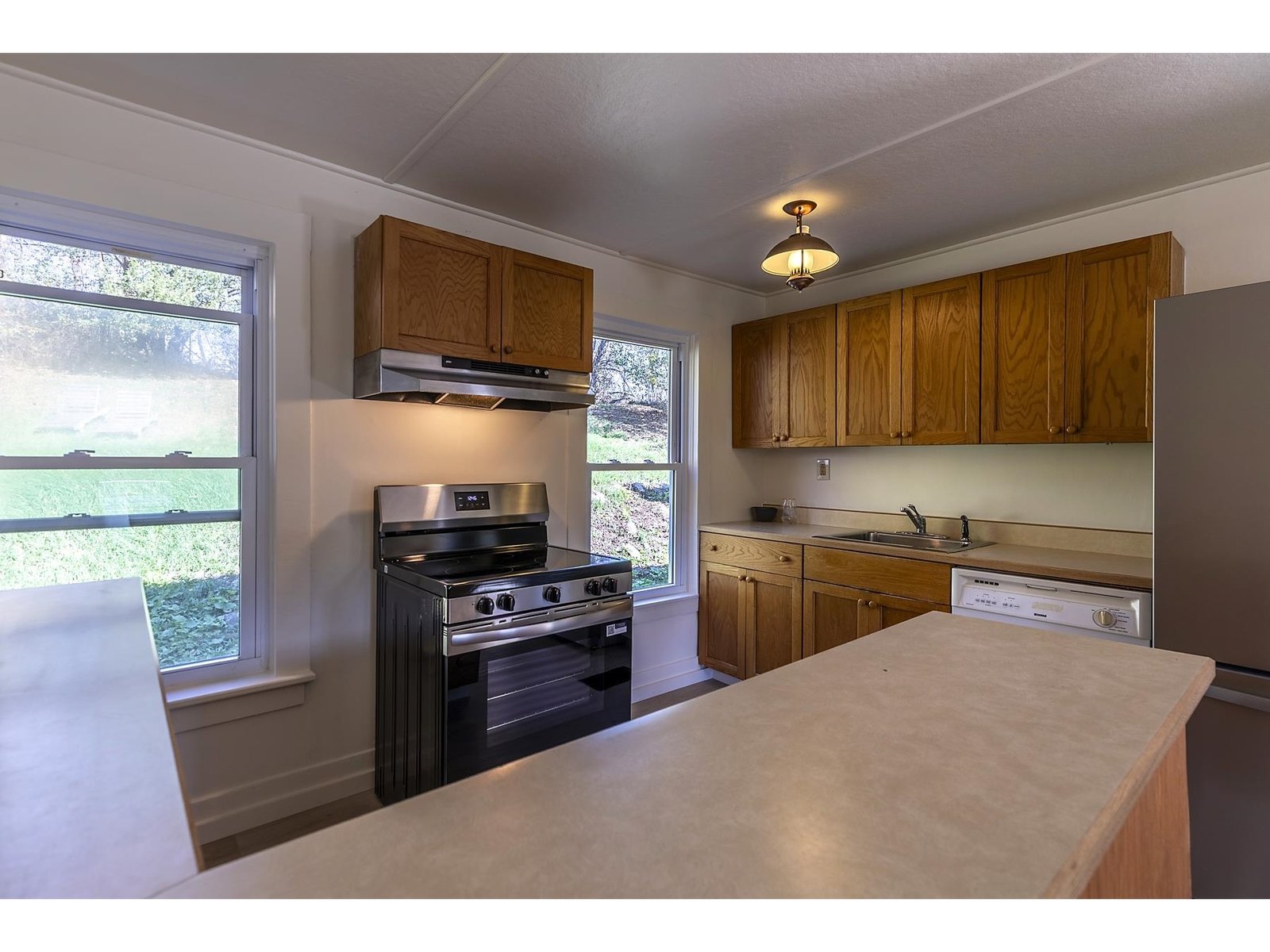 5798 West Woodstock Road