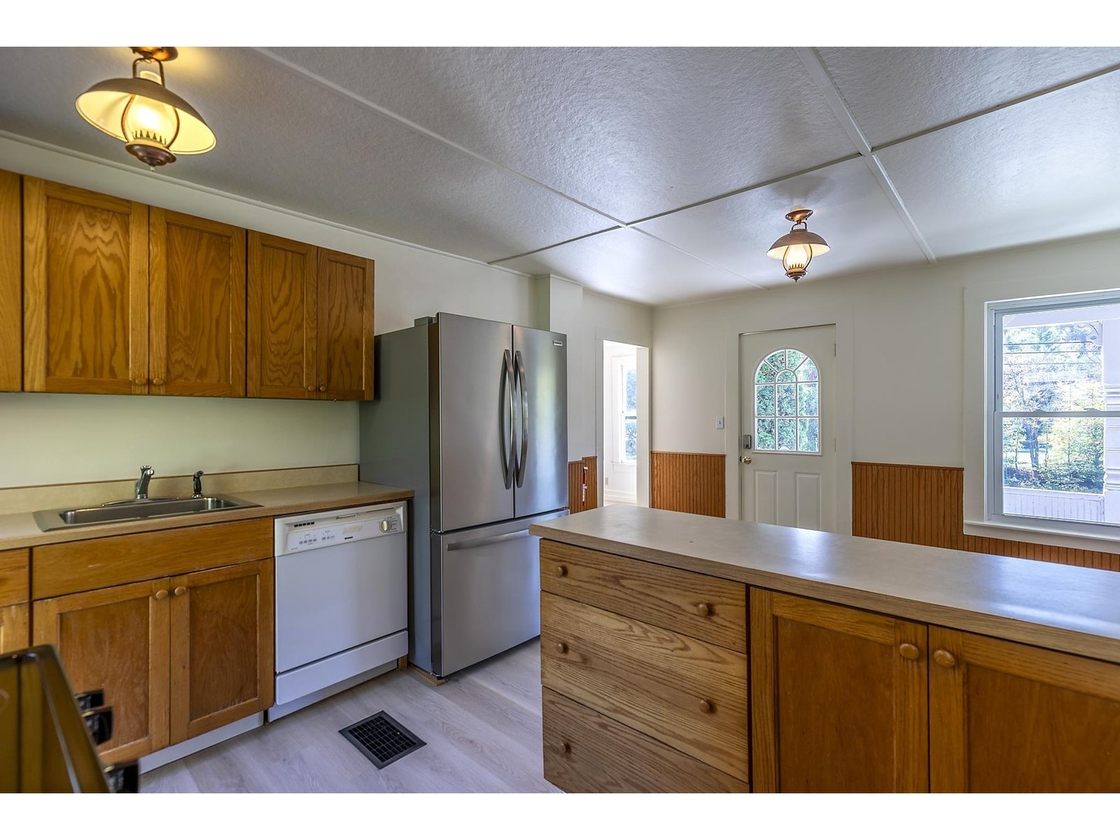 5798 West Woodstock Road