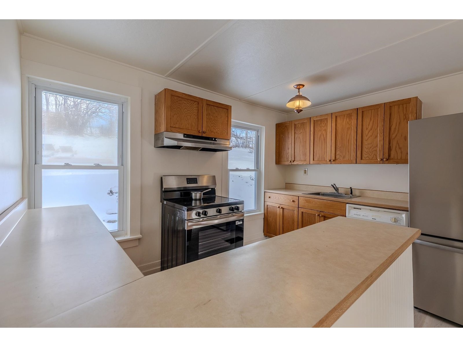 5798 West Woodstock Road