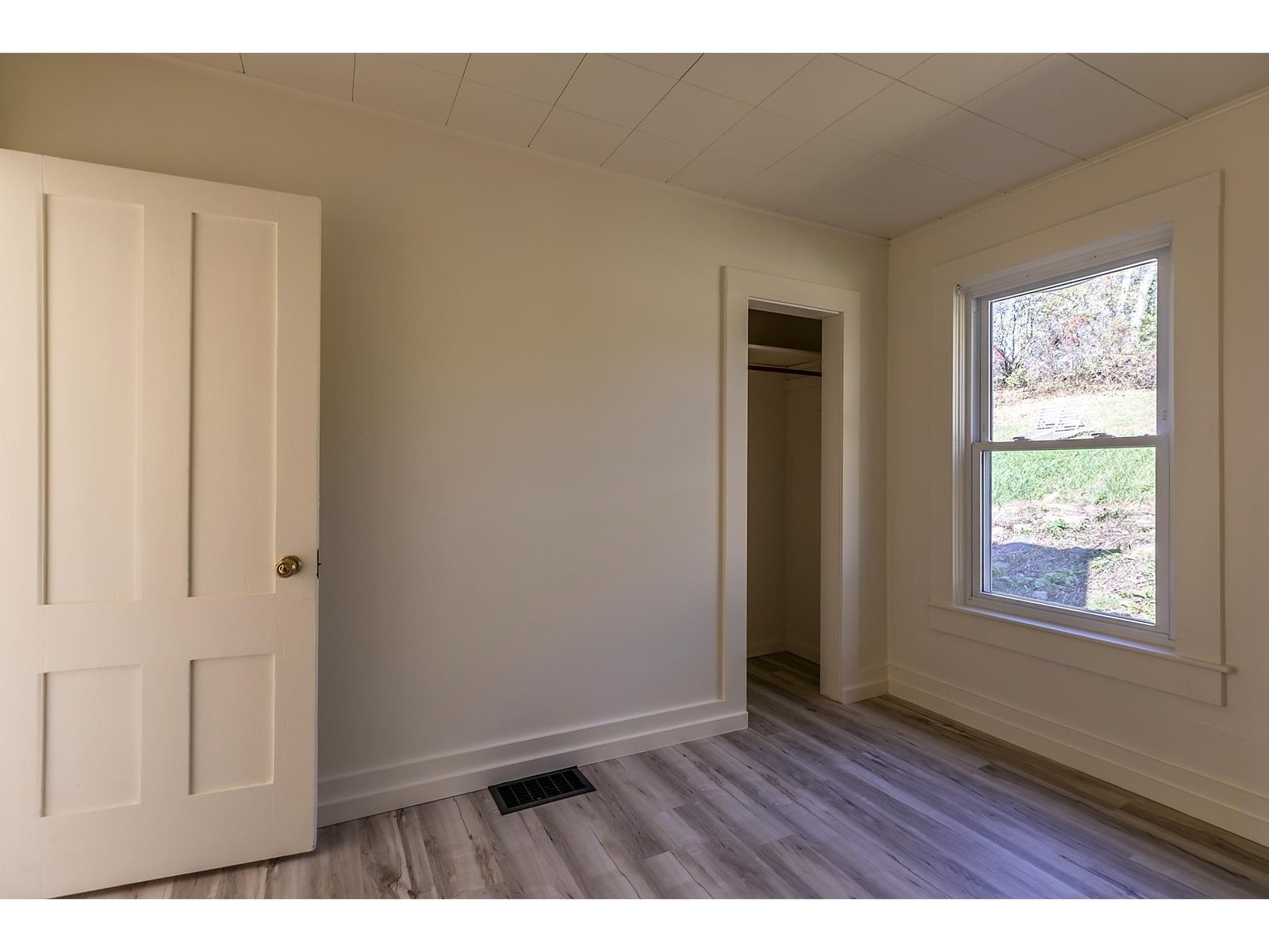 5798 West Woodstock Road
