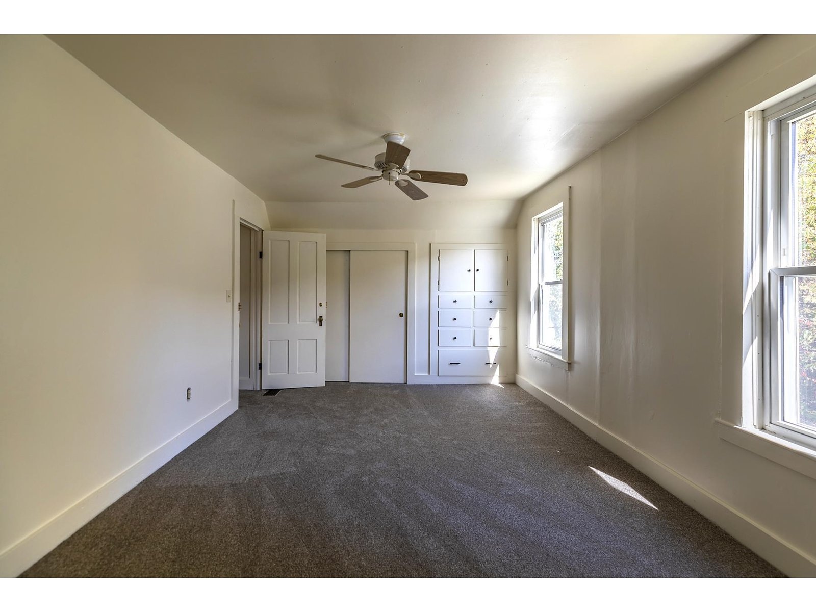 5798 West Woodstock Road
