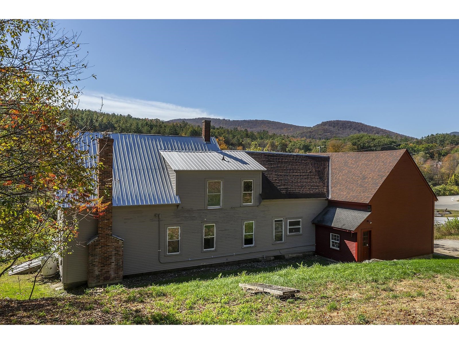 5798 West Woodstock Road