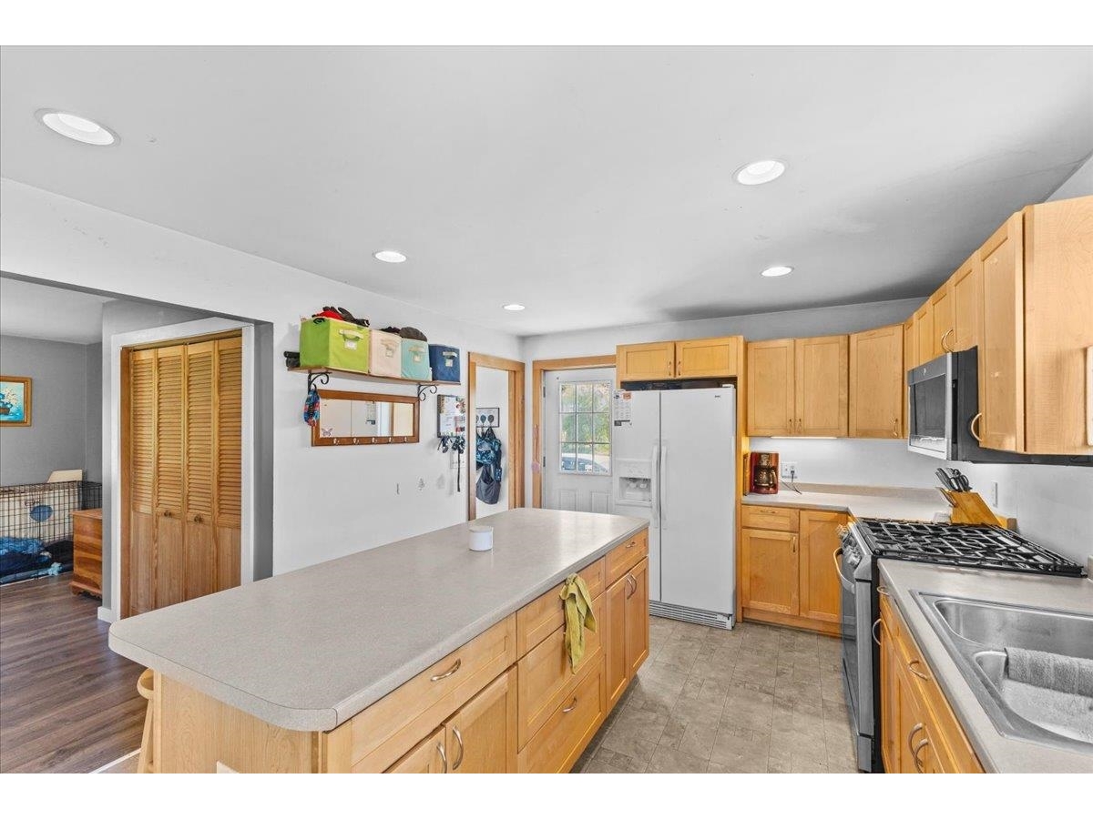 580 River Road