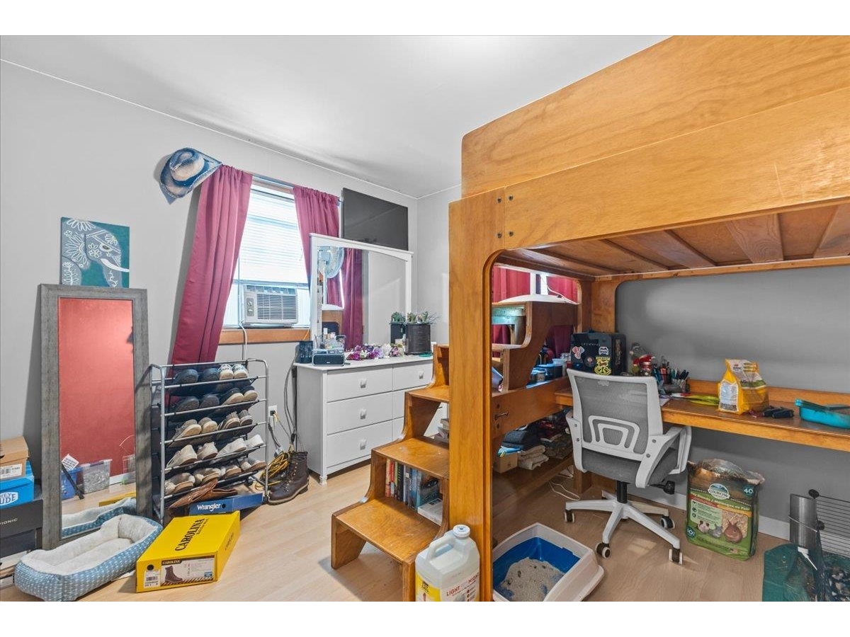 580 River Road