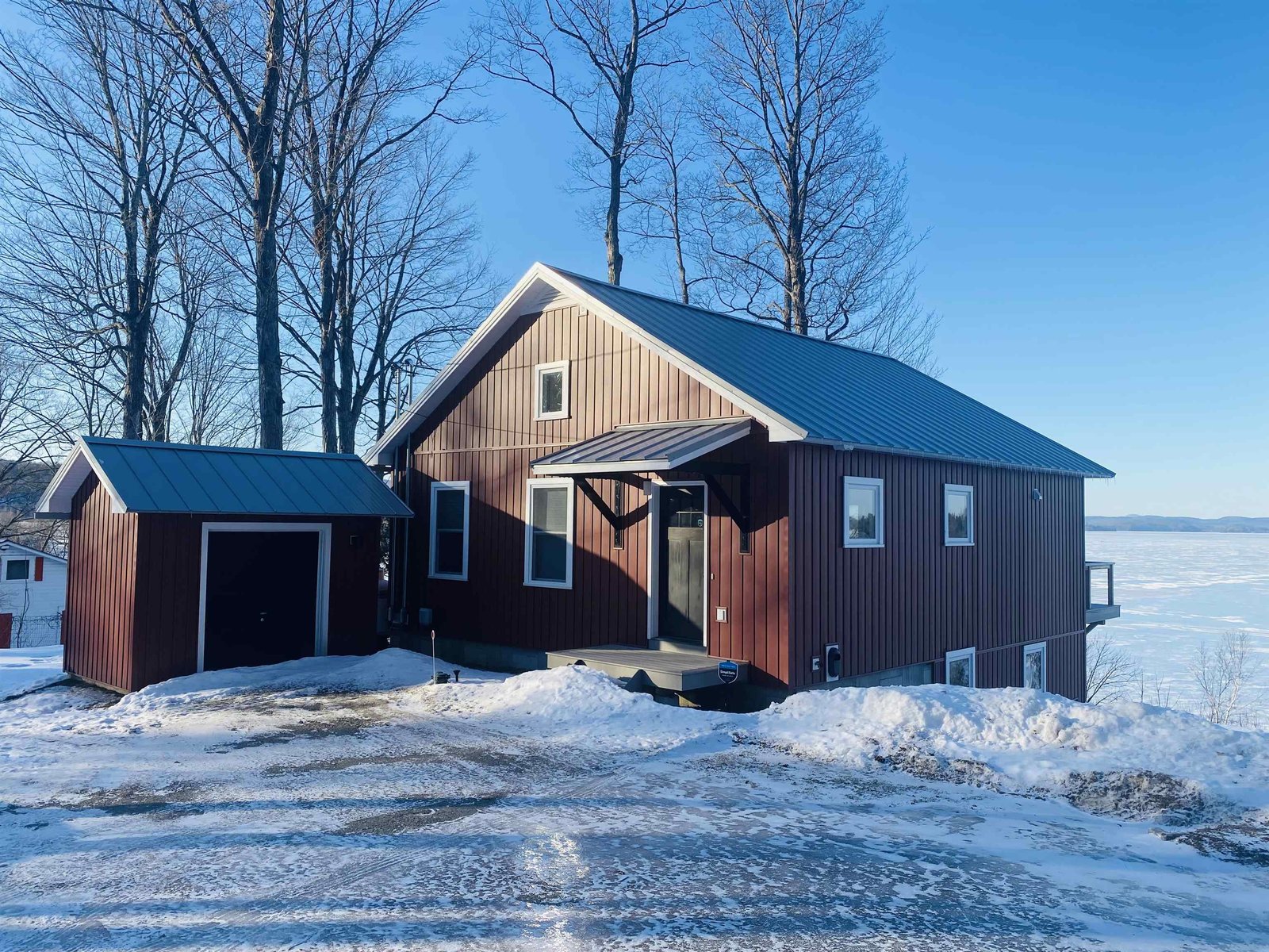 582 Farrant Street