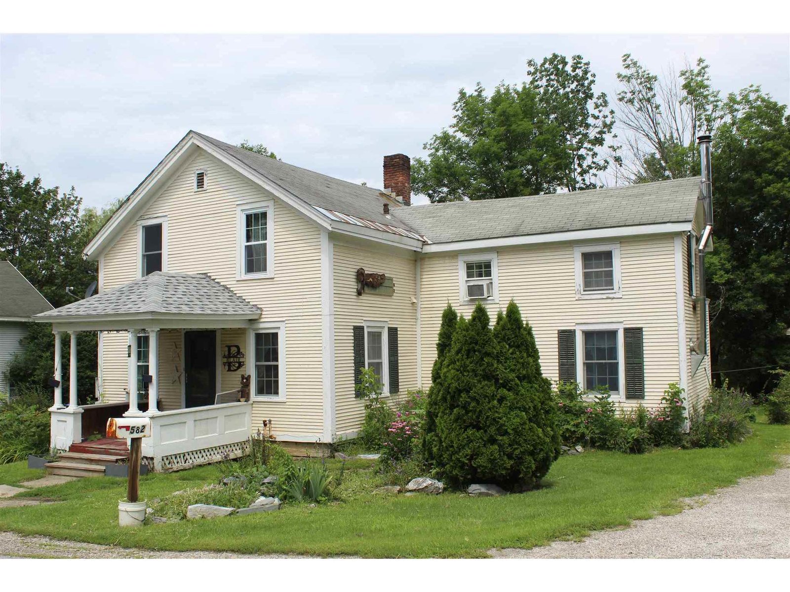 582 Main Street