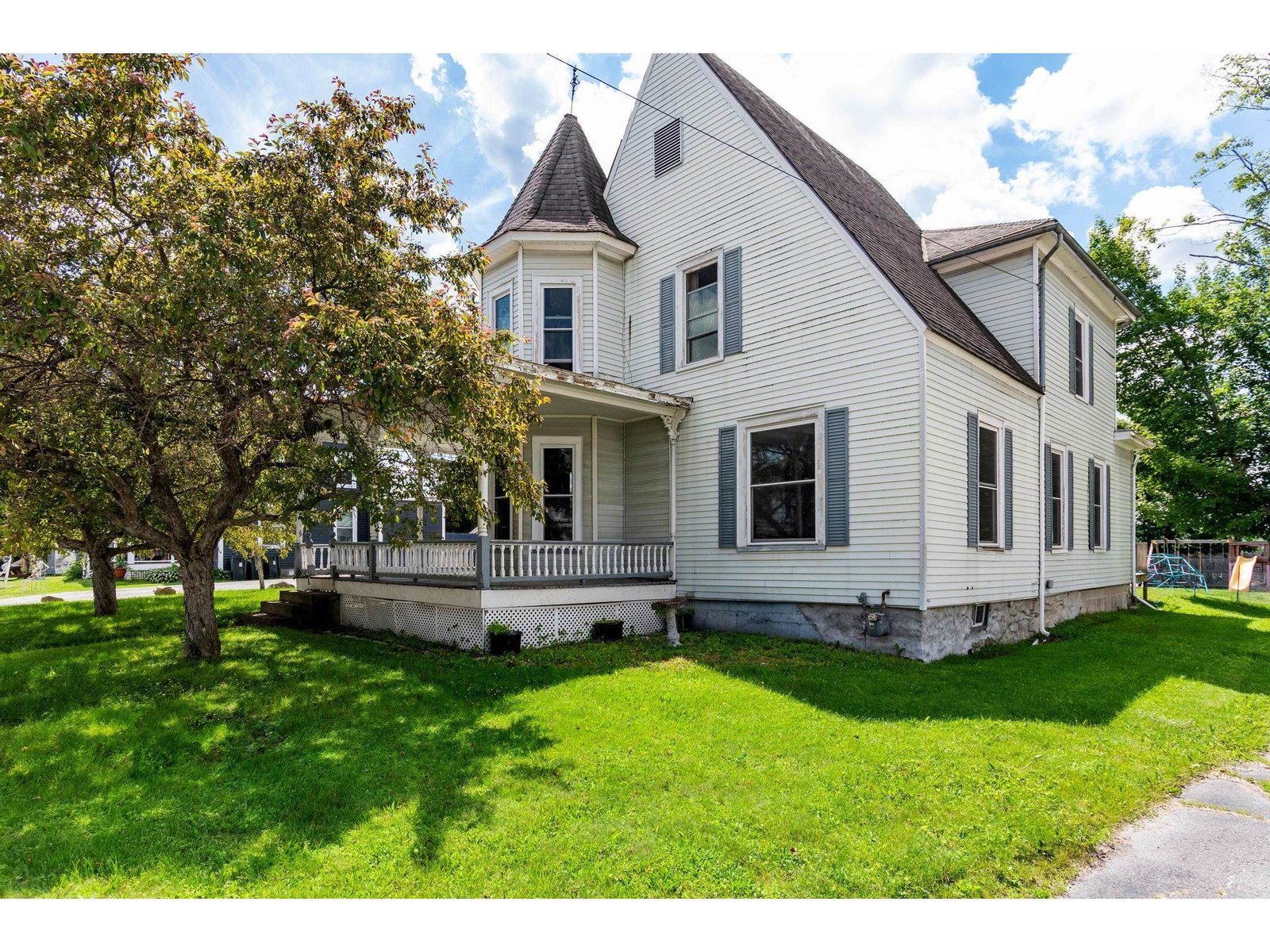 583 Main Street