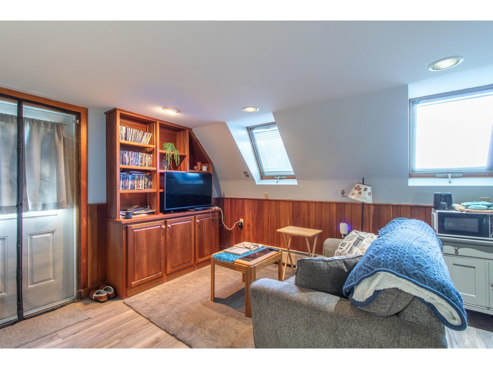 586 Old Coach Road
