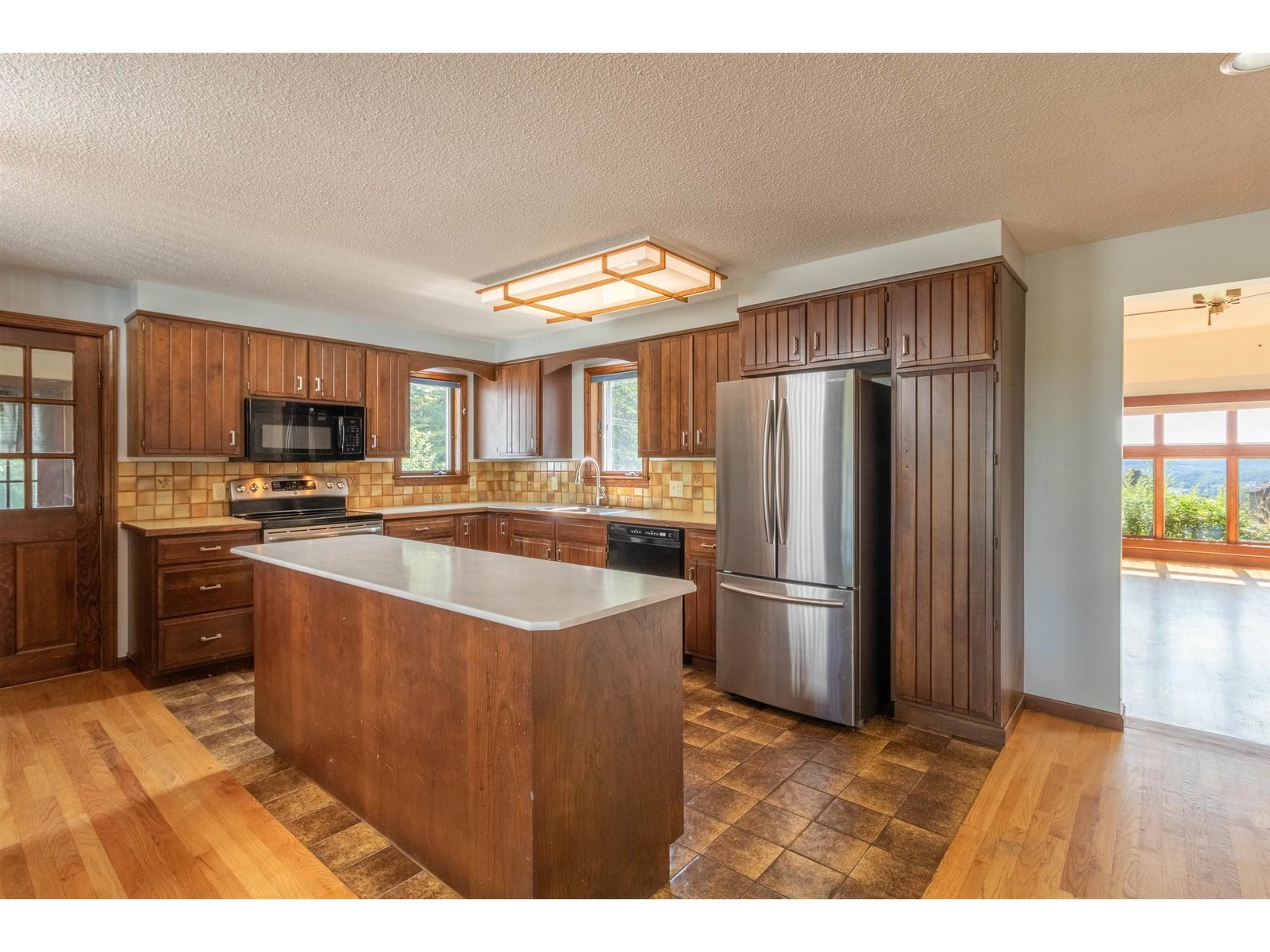 586 Old Coach Road