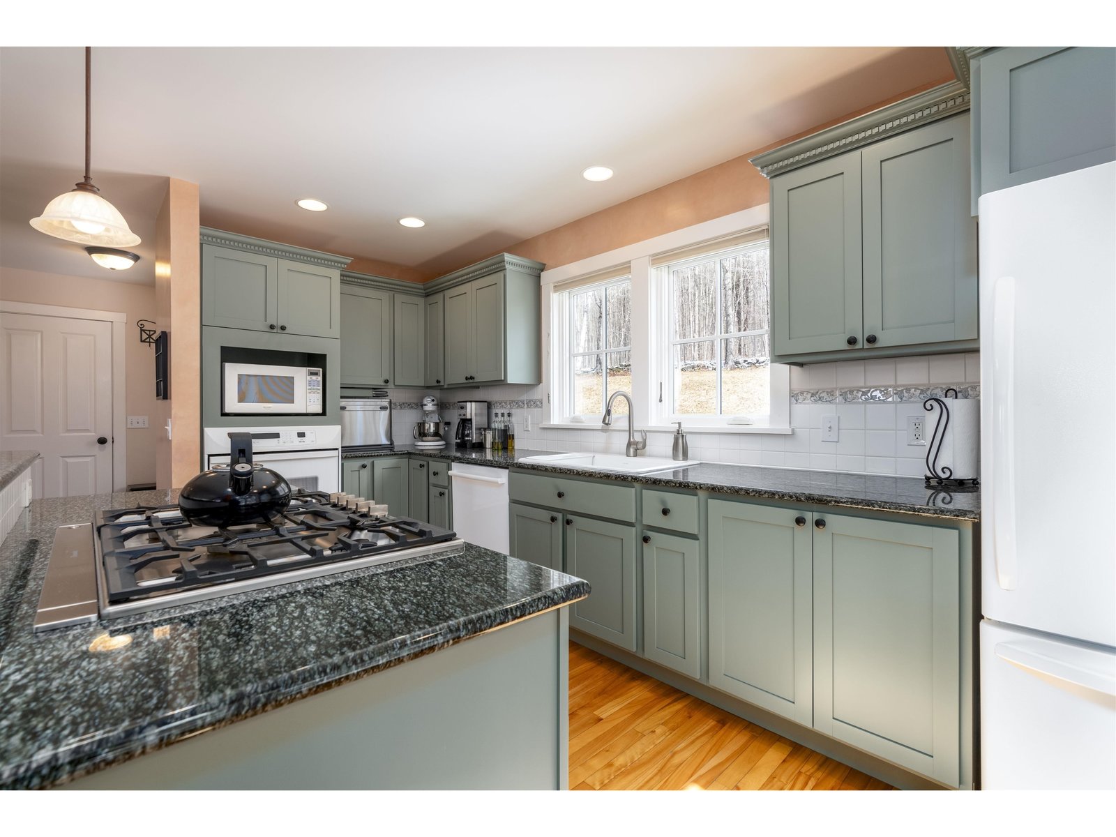 588 Loomis Highlands